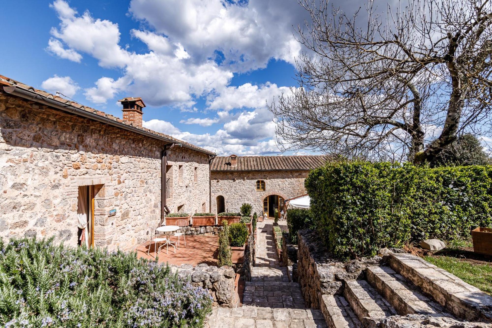 Relais La Costa Historical Residence Monteriggioni Exterior photo