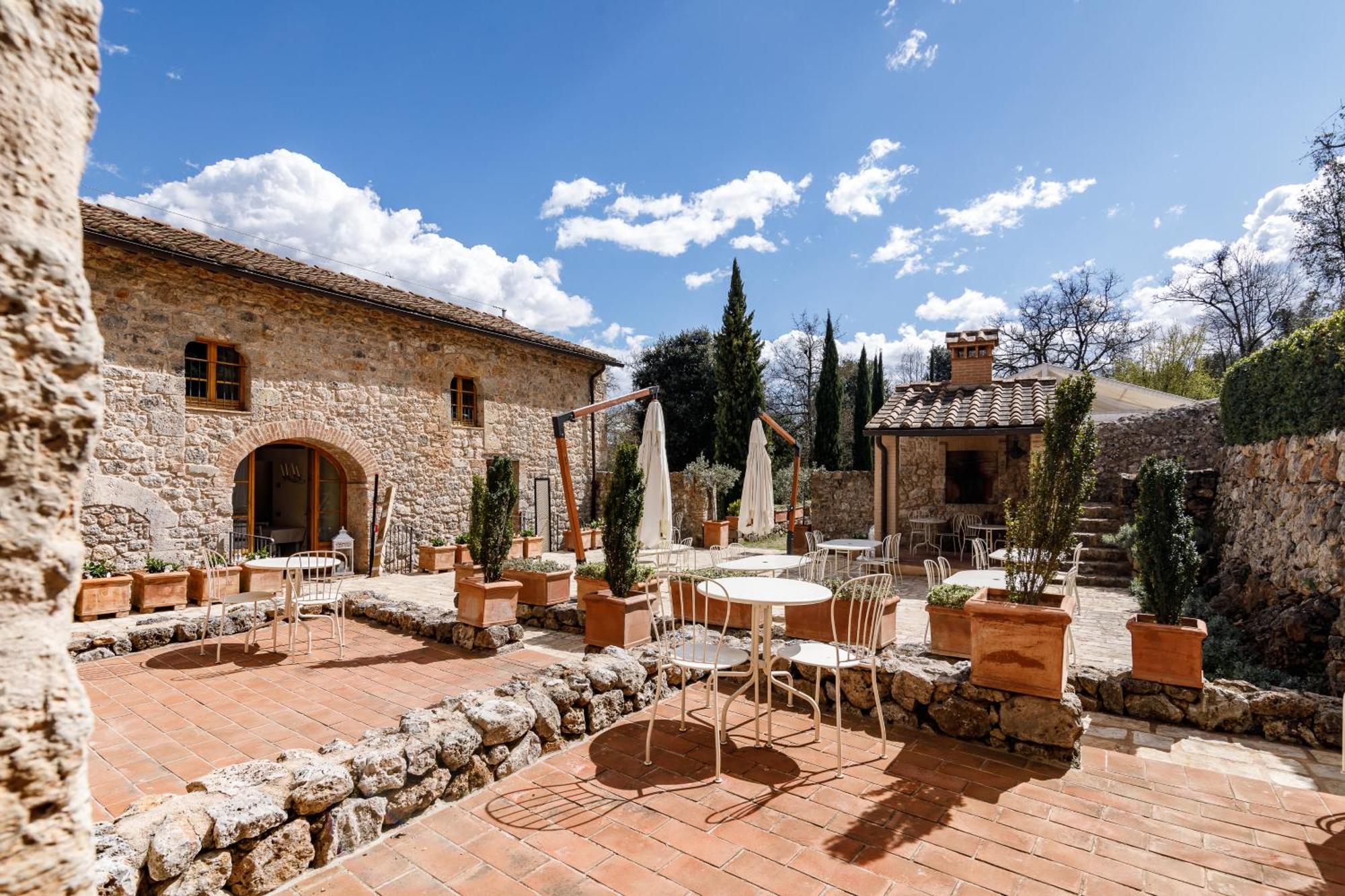 Relais La Costa Historical Residence Monteriggioni Exterior photo