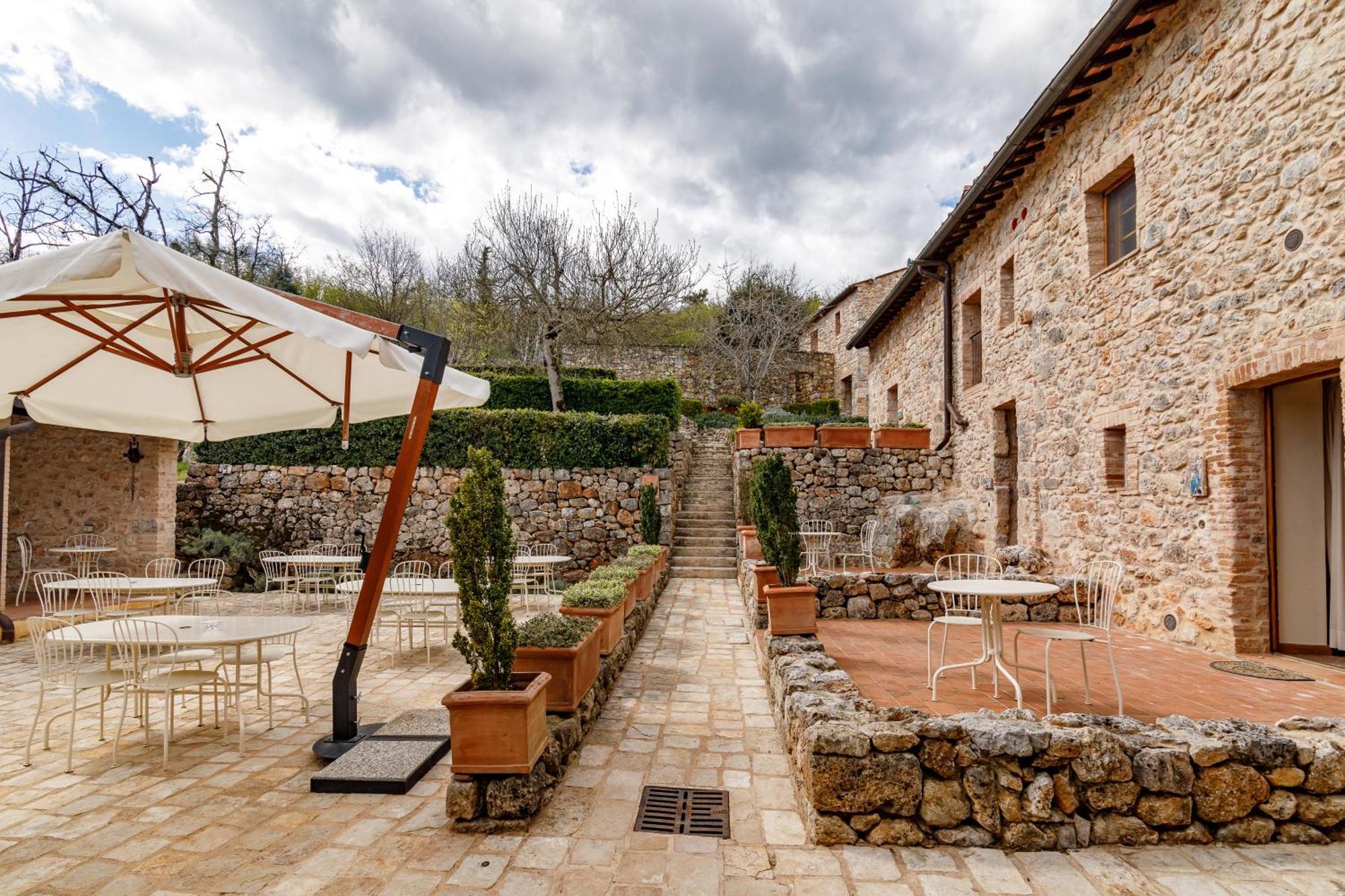 Relais La Costa Historical Residence Monteriggioni Exterior photo